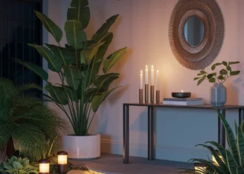 Image for: Achieve a Glamorous Entryway Lifestyle Using Solar-Powered Lights